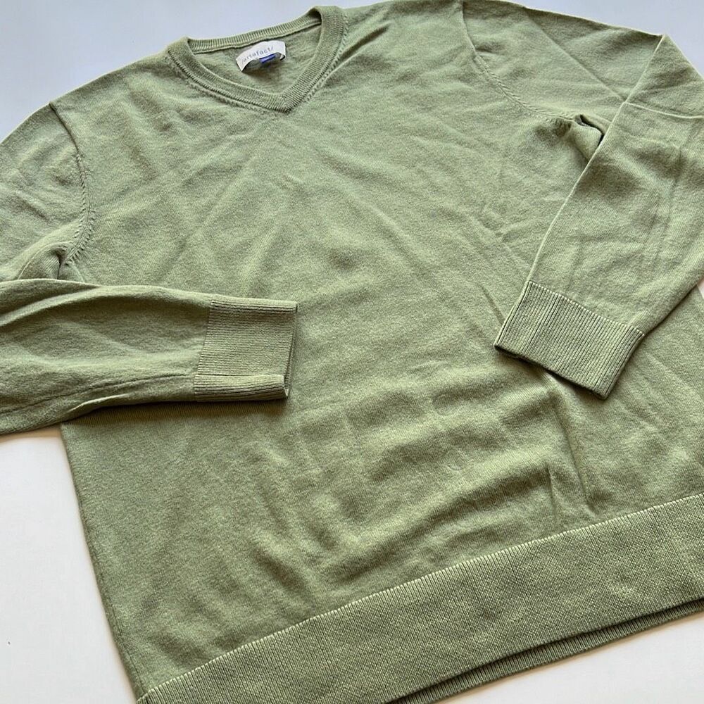 Artefact Merino Wool V-Neck Sweater Tagged M Fits Small
